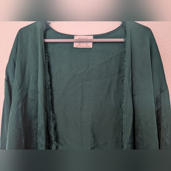 Brand Bazar Emerald Green Silk Fringe Open Front Roll-Tab Lightweight Cardigan - Picture 4 of 11
